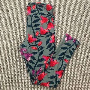 LulaRoe tall and curvy leggings